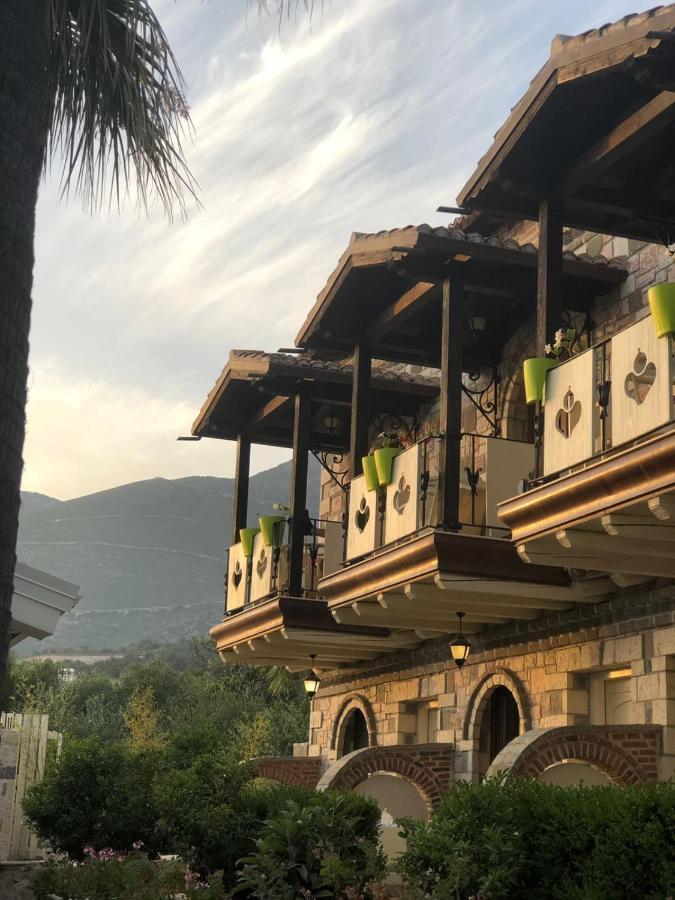 Hotel Sarajet E Pashait 1 Dhërmi Eksteriør billede